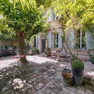Holiday home Maison Xixe Et Jardin En Intramuros, Avignon